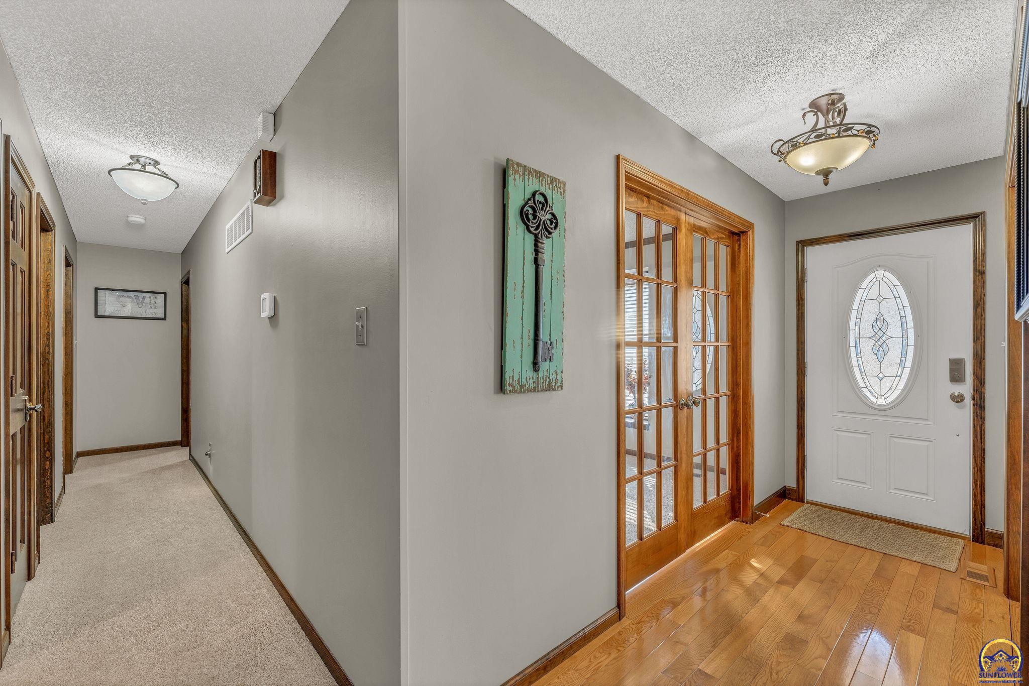 2224 Southwest Alameda Court Topeka, KS 66614 - Photo 7 of 50