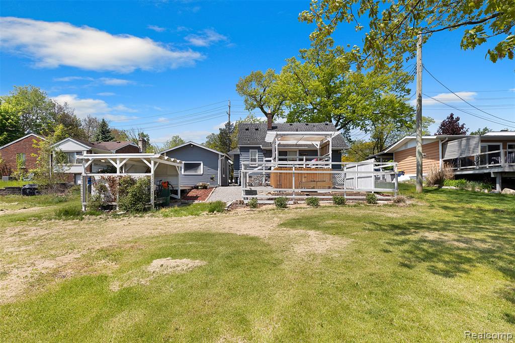 22827 Meridian Road Grosse Ile, MI 48138 - Photo 15 of 44