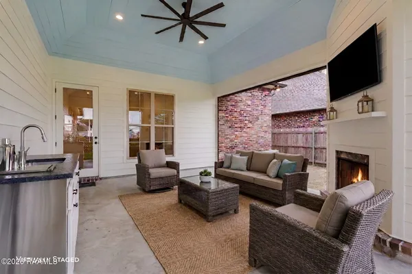 $399,000 | 111 Phelps Drive, Youngsville, LA 70592