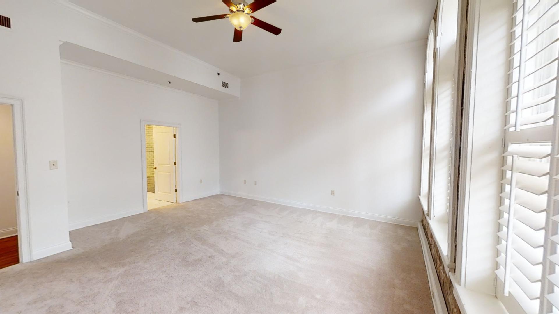 800 Market Street, Unit 404 Chattanooga, TN 37402 - Photo 14 of 37 Loveman