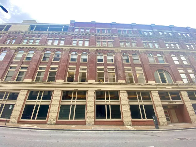 $3,995 | 800 Market Street, Unit 404, Chattanooga, TN 37402