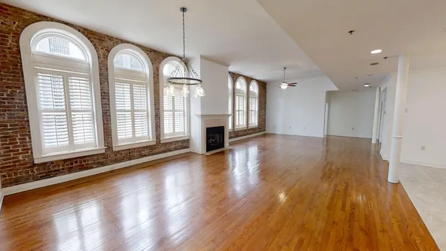 $3,995 | 800 Market Street, Unit 404, Chattanooga, TN 37402