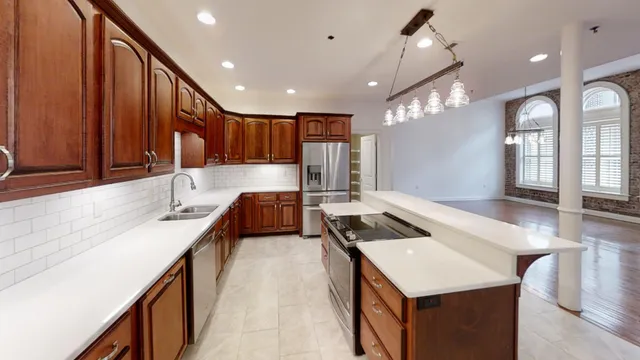 $3,995 | 800 Market Street, Unit 404, Chattanooga, TN 37402