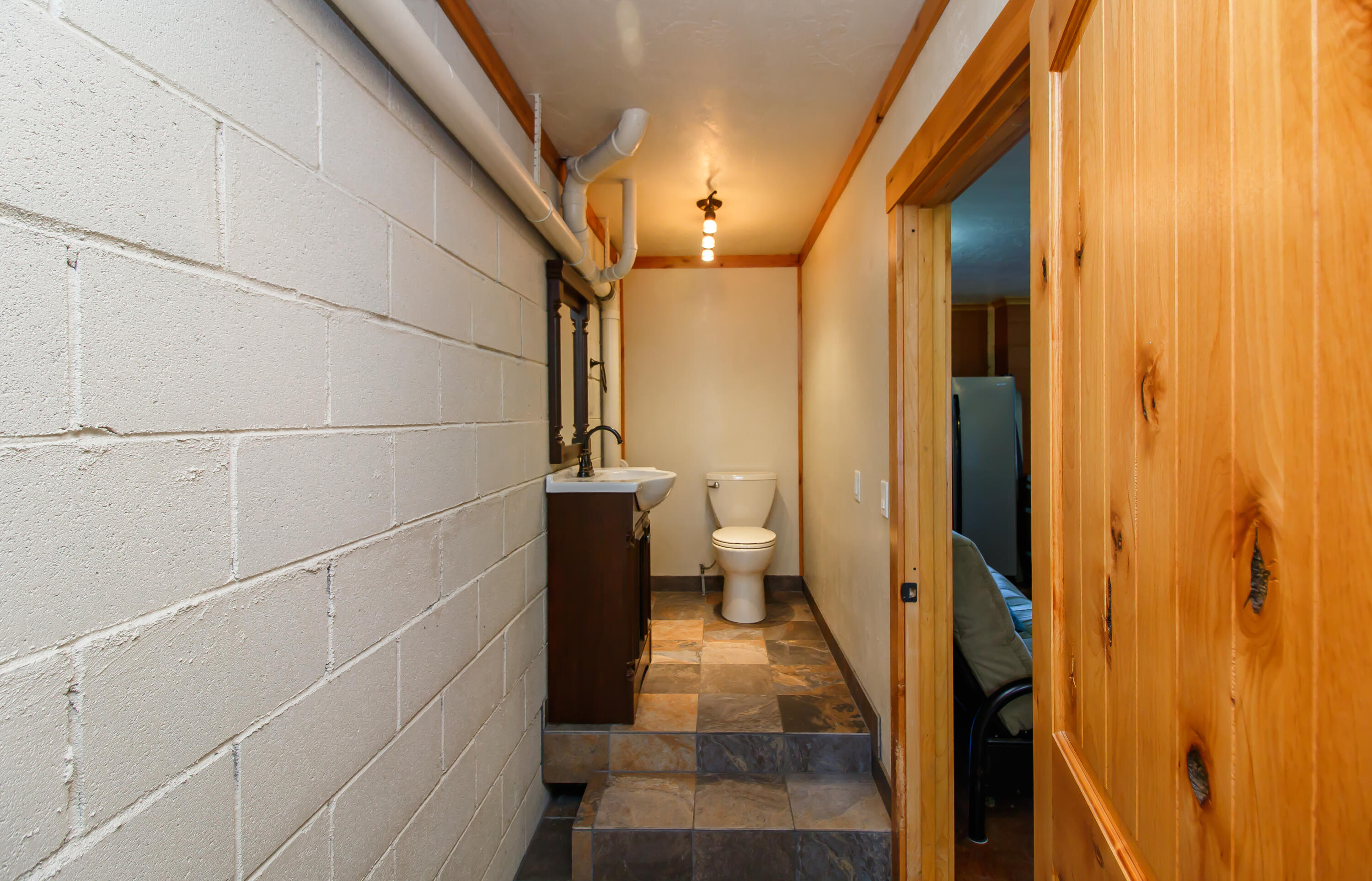2545 Pioneer Road Talent, OR 97540 - Photo 33 of 42 31