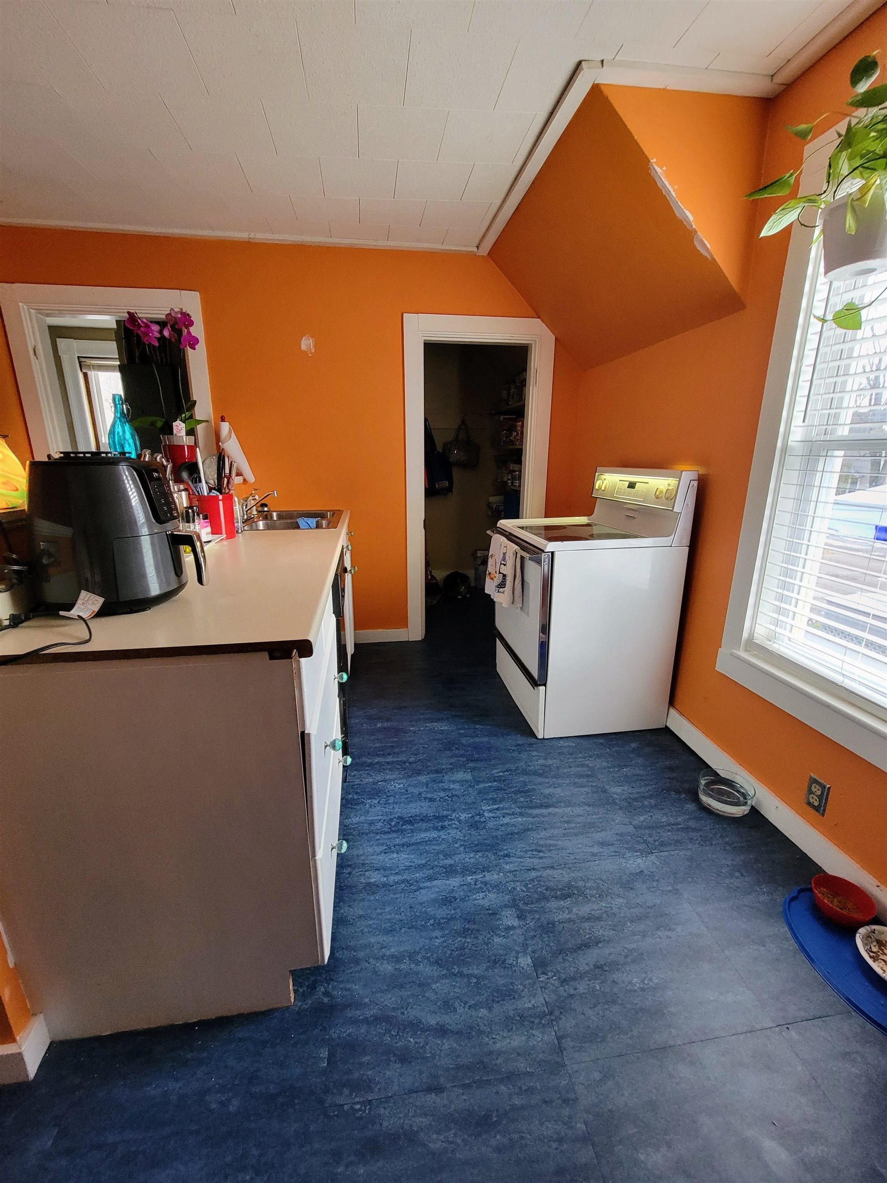 369 Walnut Street Manchester, NH 03104 - Photo 17 of 37 Gallery Image 17