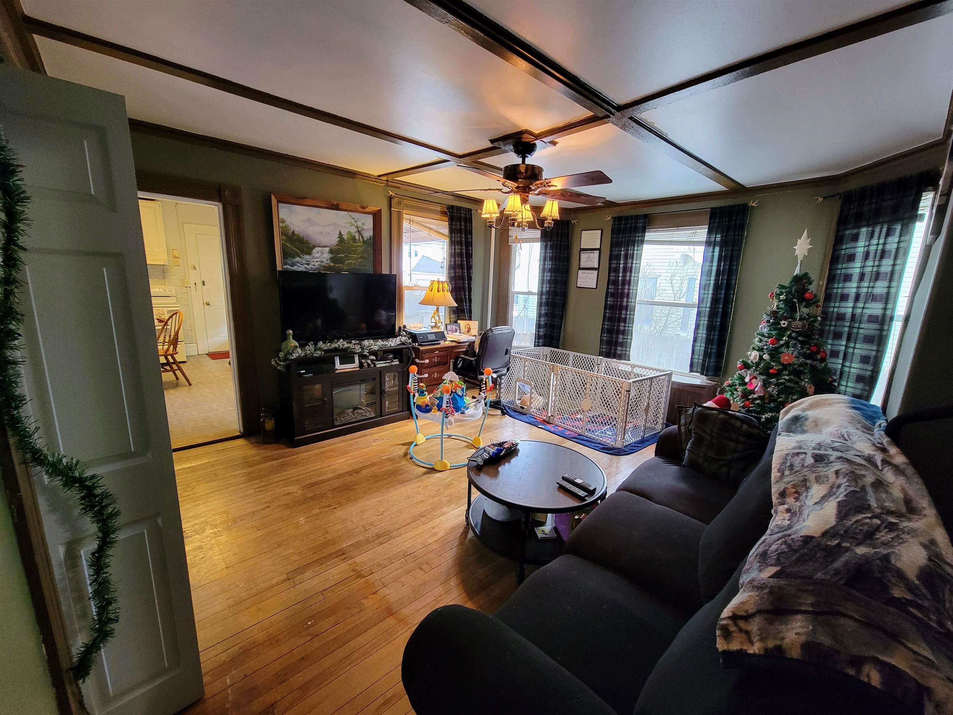 369 Walnut Street Manchester, NH 03104 - Photo 2 of 37 Gallery Image 2