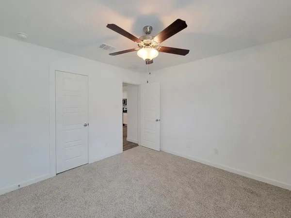 $2,400 | 1014 Star Grass Lane, Rosharon, TX 77583