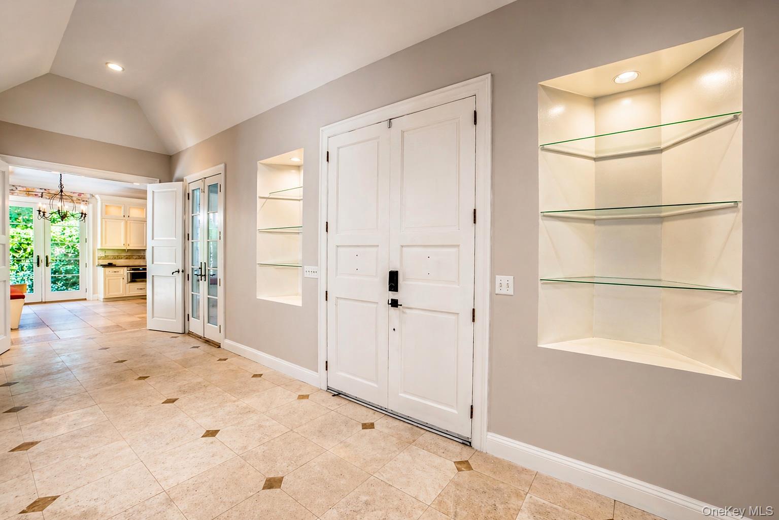 704 Short Beach Road St. James, NY 11780 - Photo 4 of 20 Gallery Image 4