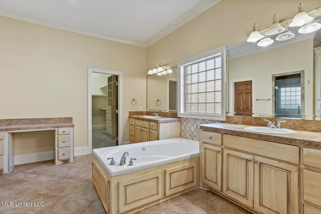 $599,900 | 812 Norwich Drive, Madison, MS 39110