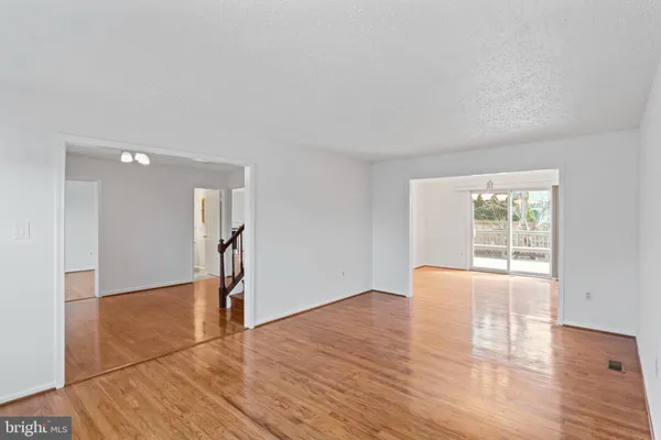 $885,000 | 9 Coachlamp Court, Silver Spring, MD 20906