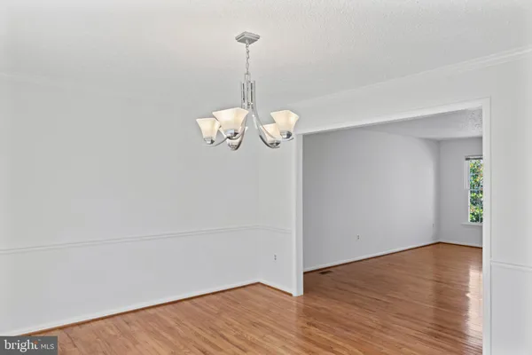 $885,000 | 9 Coachlamp Court, Silver Spring, MD 20906