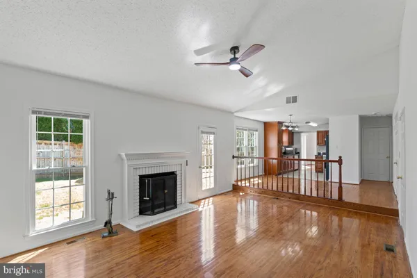 $885,000 | 9 Coachlamp Court, Silver Spring, MD 20906