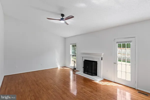 $885,000 | 9 Coachlamp Court, Silver Spring, MD 20906