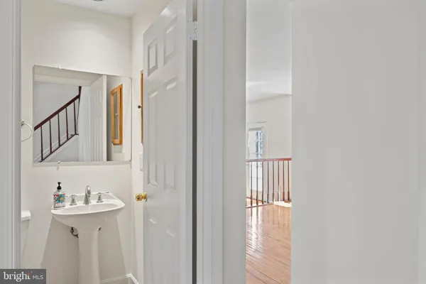 $885,000 | 9 Coachlamp Court, Silver Spring, MD 20906