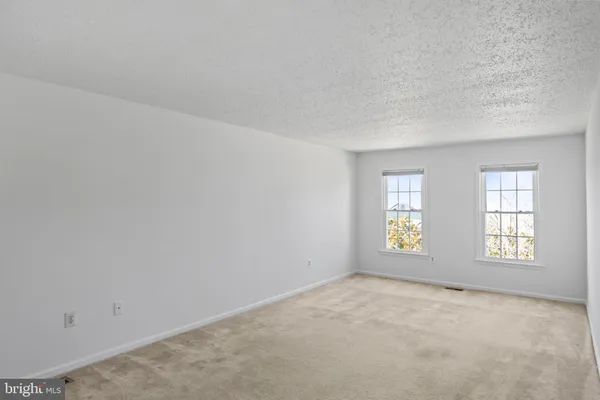 $885,000 | 9 Coachlamp Court, Silver Spring, MD 20906