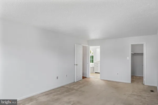 $885,000 | 9 Coachlamp Court, Silver Spring, MD 20906