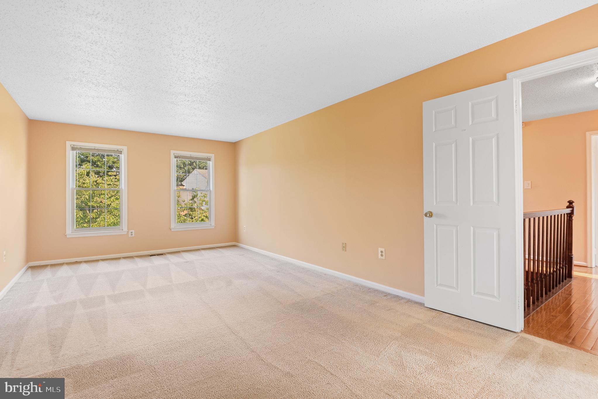 9 Coachlamp Court Silver Spring, MD 20906 - Photo 35 of 95 an empty room with windows