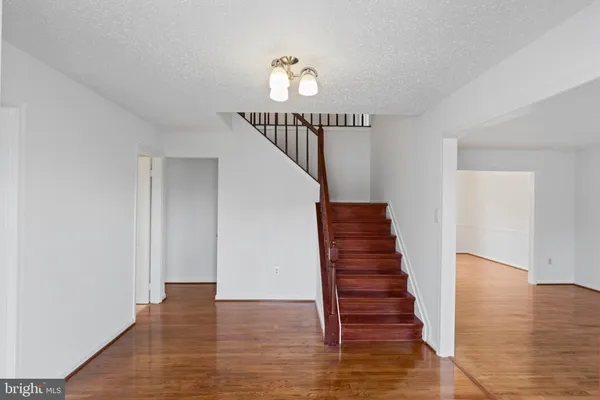 $885,000 | 9 Coachlamp Court, Silver Spring, MD 20906