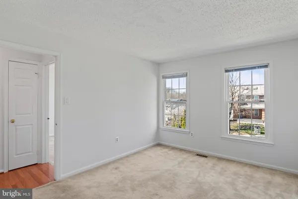 $885,000 | 9 Coachlamp Court, Silver Spring, MD 20906