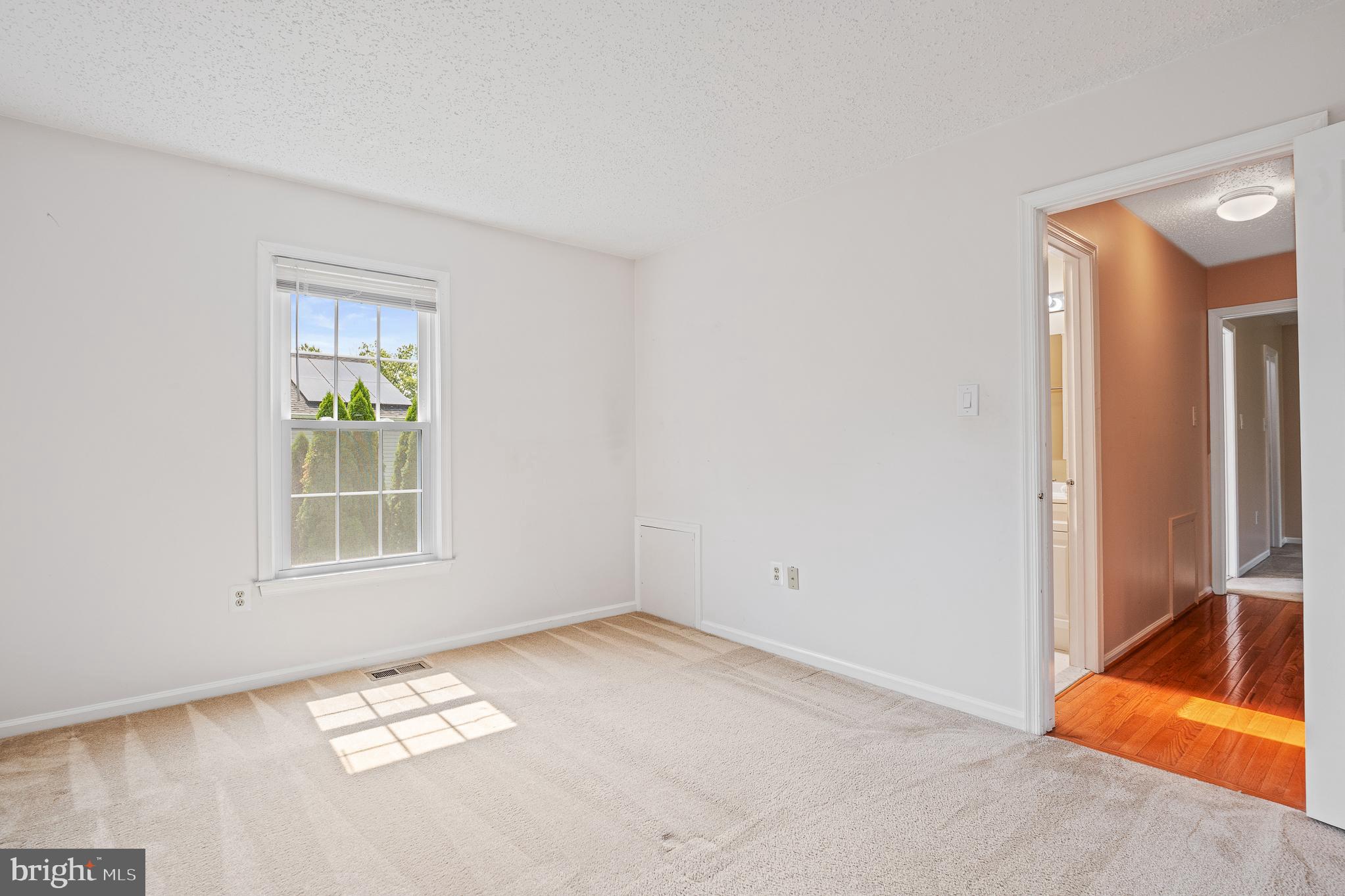 9 Coachlamp Court Silver Spring, MD 20906 - Photo 46 of 95 an empty room with a window