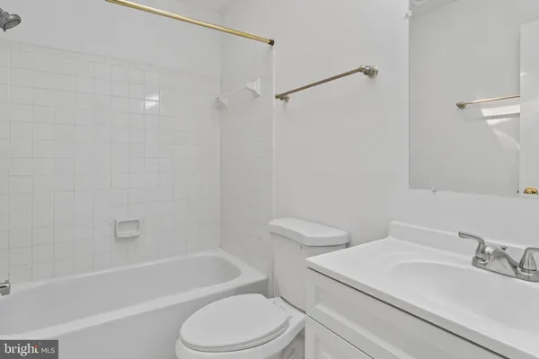 $885,000 | 9 Coachlamp Court, Silver Spring, MD 20906