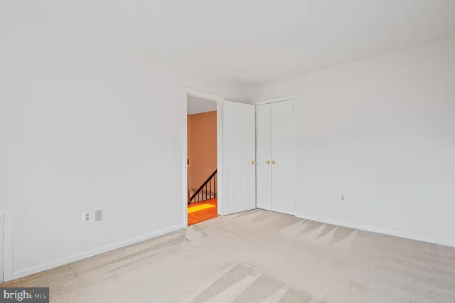 $885,000 | 9 Coachlamp Court, Silver Spring, MD 20906