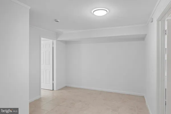 $885,000 | 9 Coachlamp Court, Silver Spring, MD 20906