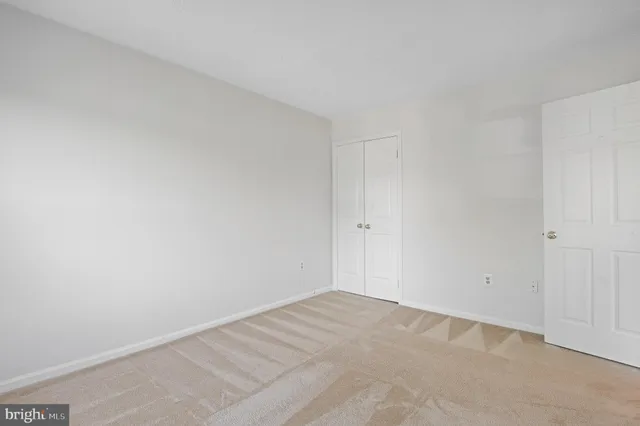 $885,000 | 9 Coachlamp Court, Silver Spring, MD 20906