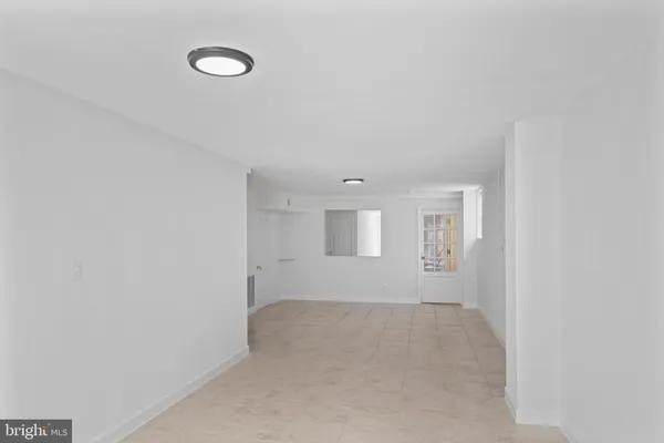 $885,000 | 9 Coachlamp Court, Silver Spring, MD 20906