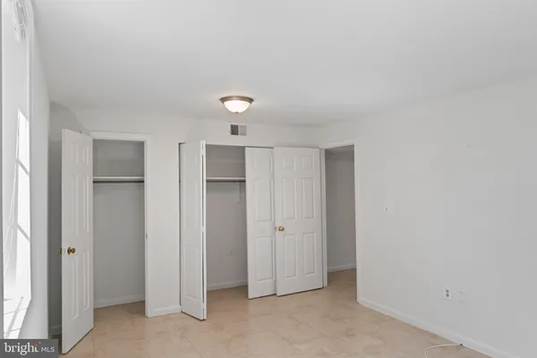 $885,000 | 9 Coachlamp Court, Silver Spring, MD 20906