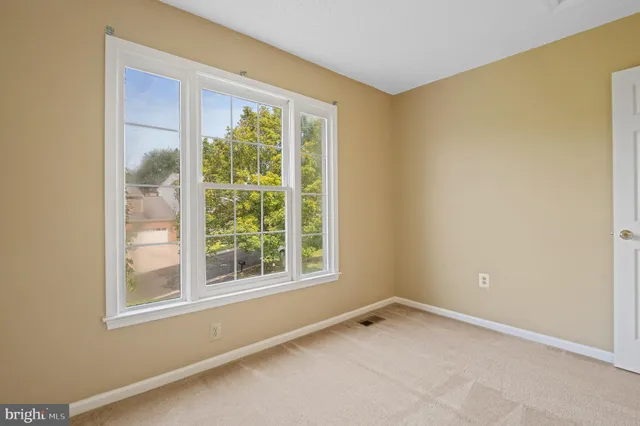 $885,000 | 9 Coachlamp Court, Silver Spring, MD 20906