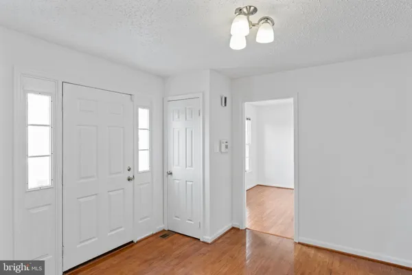 $885,000 | 9 Coachlamp Court, Silver Spring, MD 20906