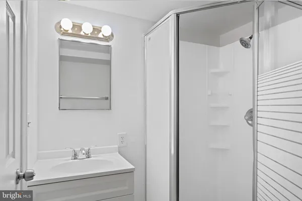 $885,000 | 9 Coachlamp Court, Silver Spring, MD 20906