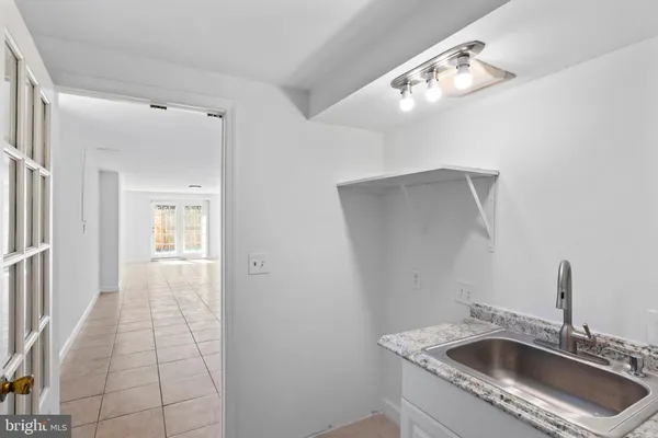 $885,000 | 9 Coachlamp Court, Silver Spring, MD 20906