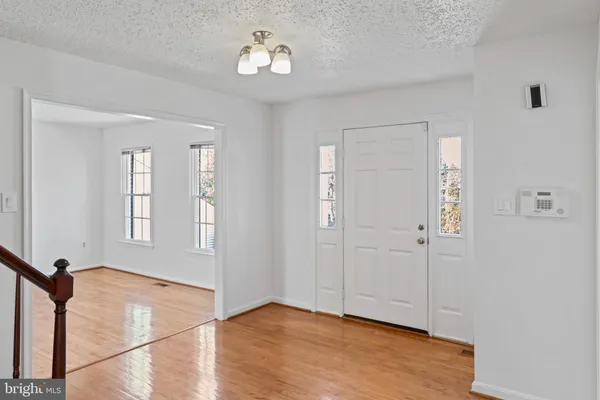 $885,000 | 9 Coachlamp Court, Silver Spring, MD 20906