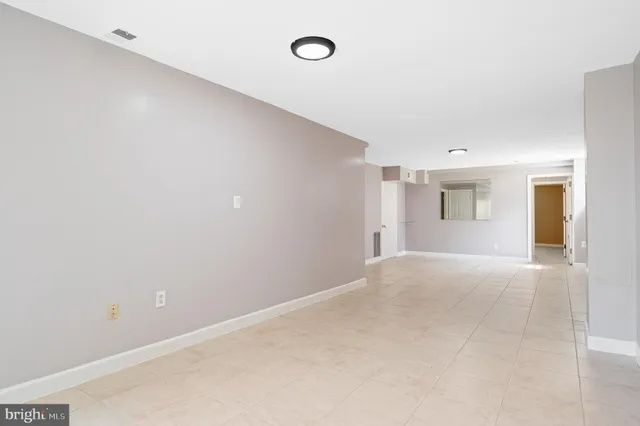 $885,000 | 9 Coachlamp Court, Silver Spring, MD 20906