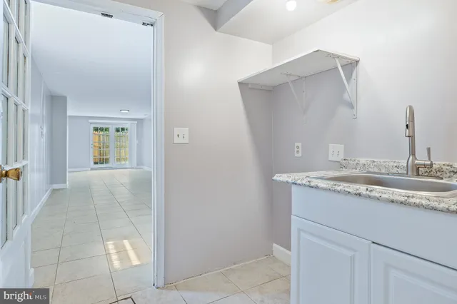 $885,000 | 9 Coachlamp Court, Silver Spring, MD 20906