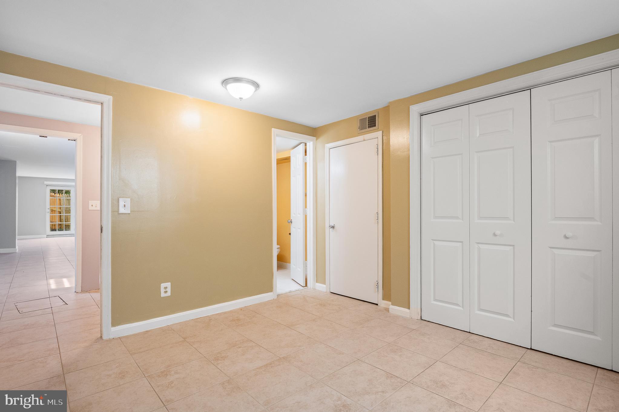 9 Coachlamp Court Silver Spring, MD 20906 - Photo 74 of 95 6th Bedroom with En-suite Bathroom - Lower Level