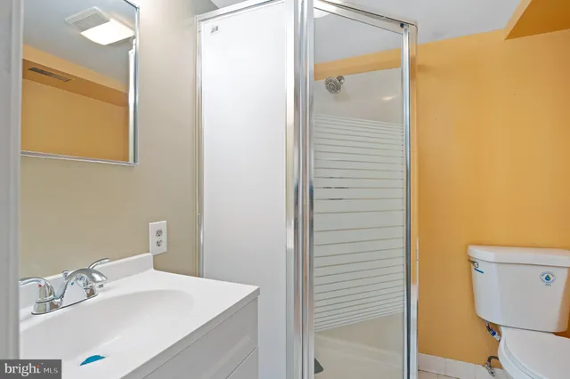 $885,000 | 9 Coachlamp Court, Silver Spring, MD 20906