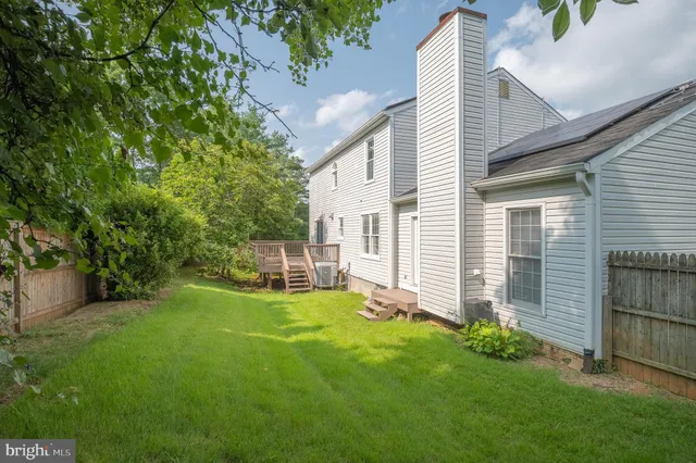 $885,000 | 9 Coachlamp Court, Silver Spring, MD 20906