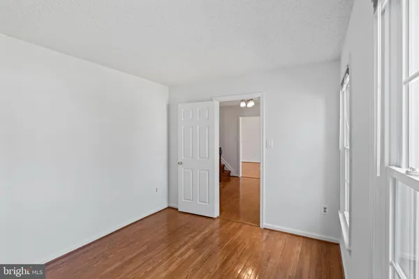 $885,000 | 9 Coachlamp Court, Silver Spring, MD 20906