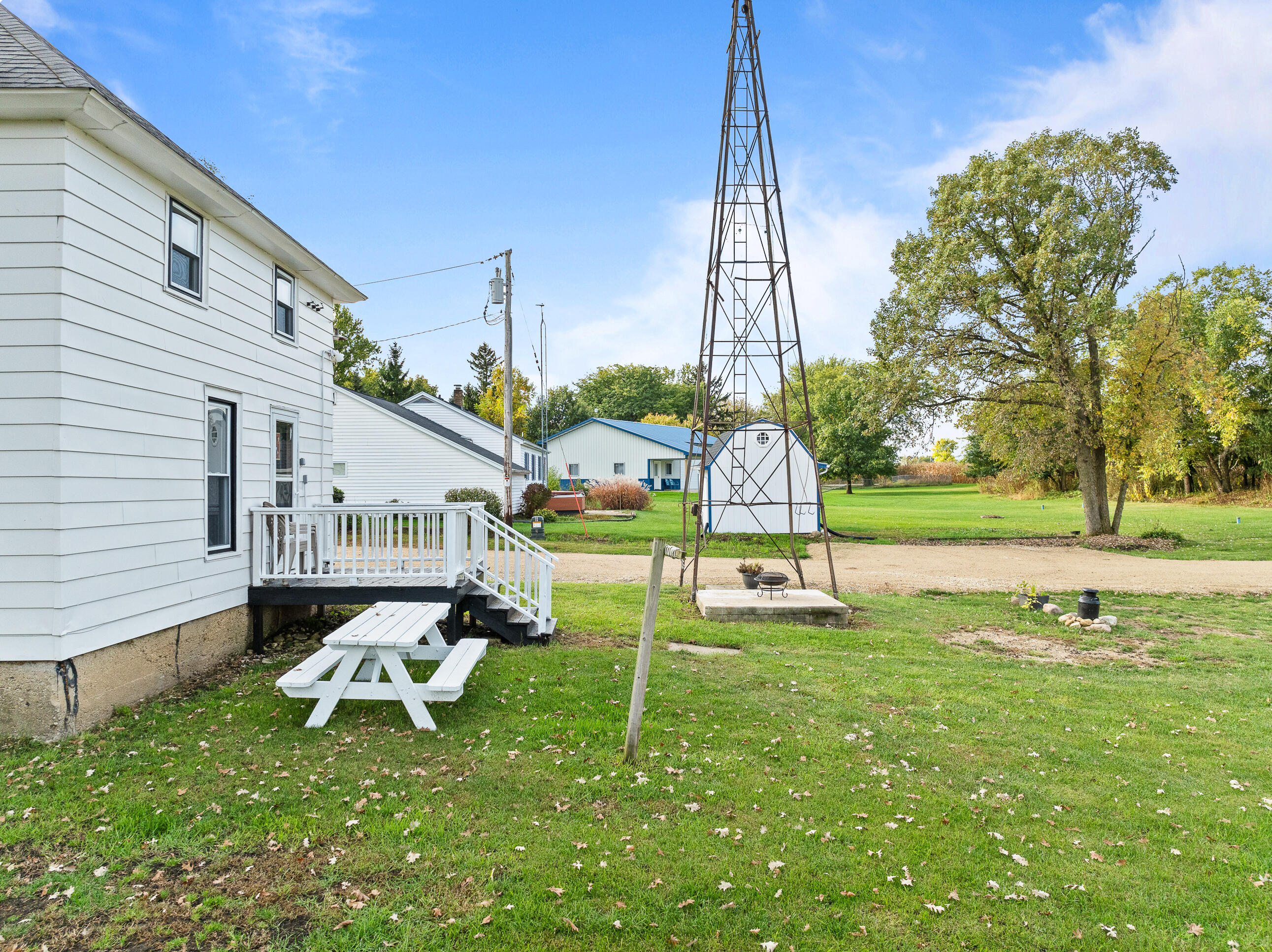 4363 County Rd O Delavan, WI 53115 - Photo 51 of 59 Back deck