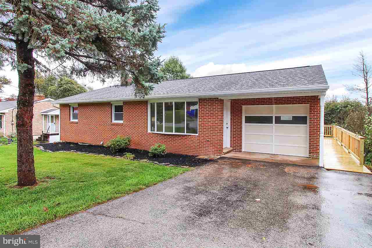 32 Merrin Road York, PA 17402 - Photo 1 of 26 Gallery Image 1