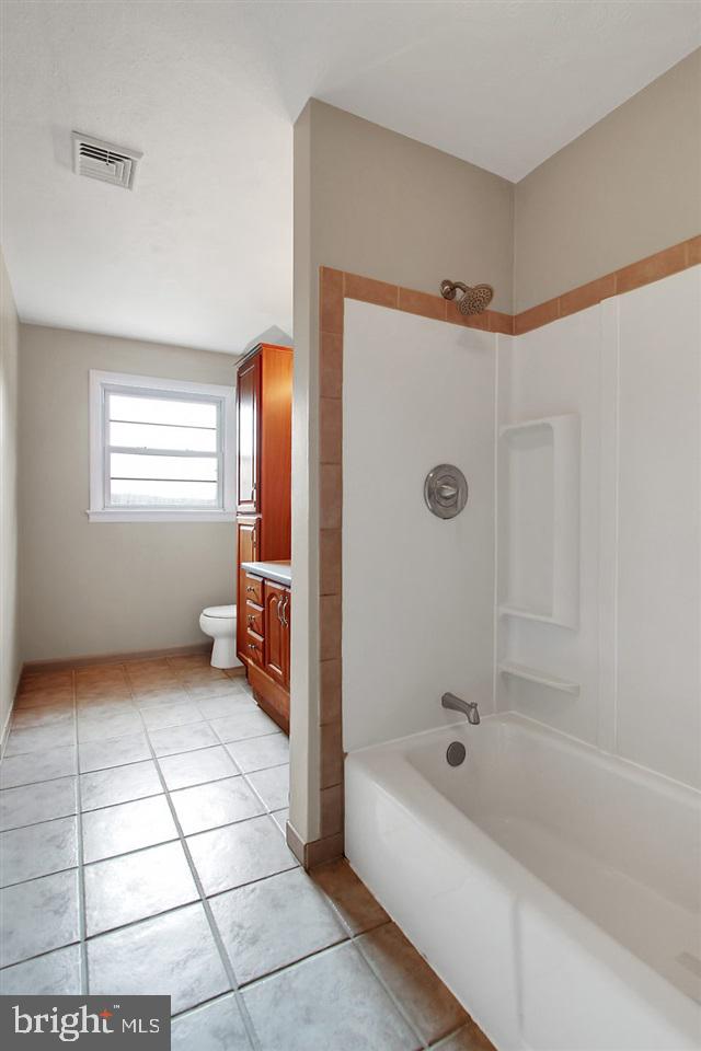 32 Merrin Road York, PA 17402 - Photo 14 of 26 Gallery Image 14