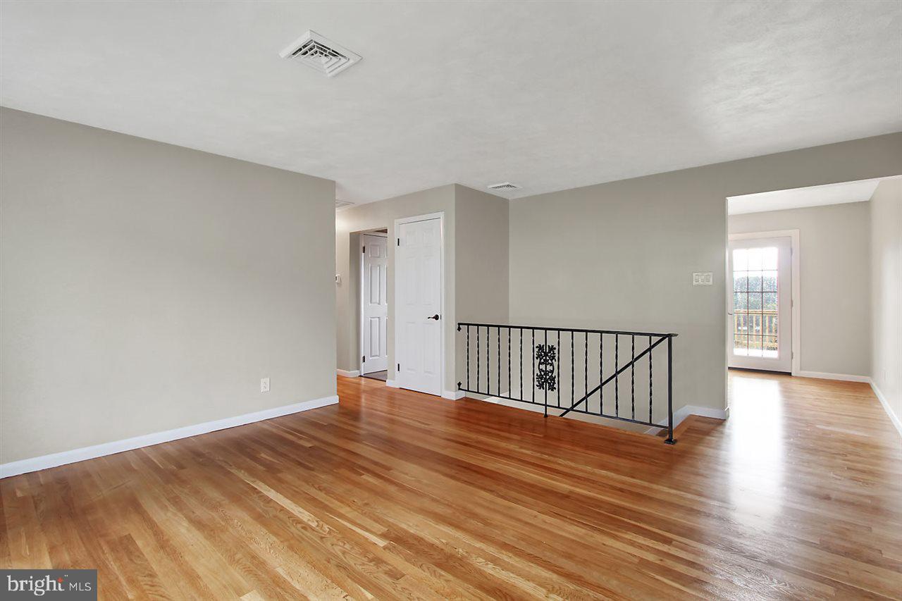 32 Merrin Road York, PA 17402 - Photo 4 of 26 Gallery Image 4
