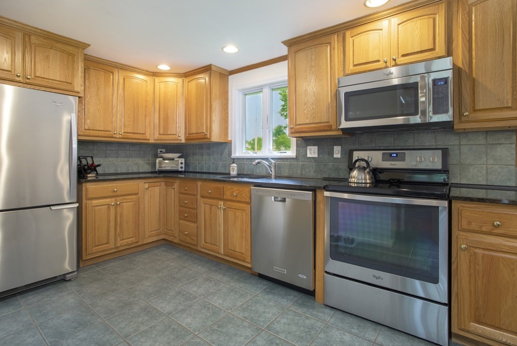 32 Herrick Road Peabody, MA 01960 - Photo 11 of 36 Gallery Image 11