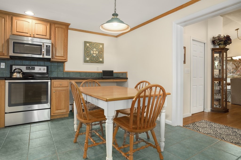 32 Herrick Road Peabody, MA 01960 - Photo 8 of 36 Gallery Image 8
