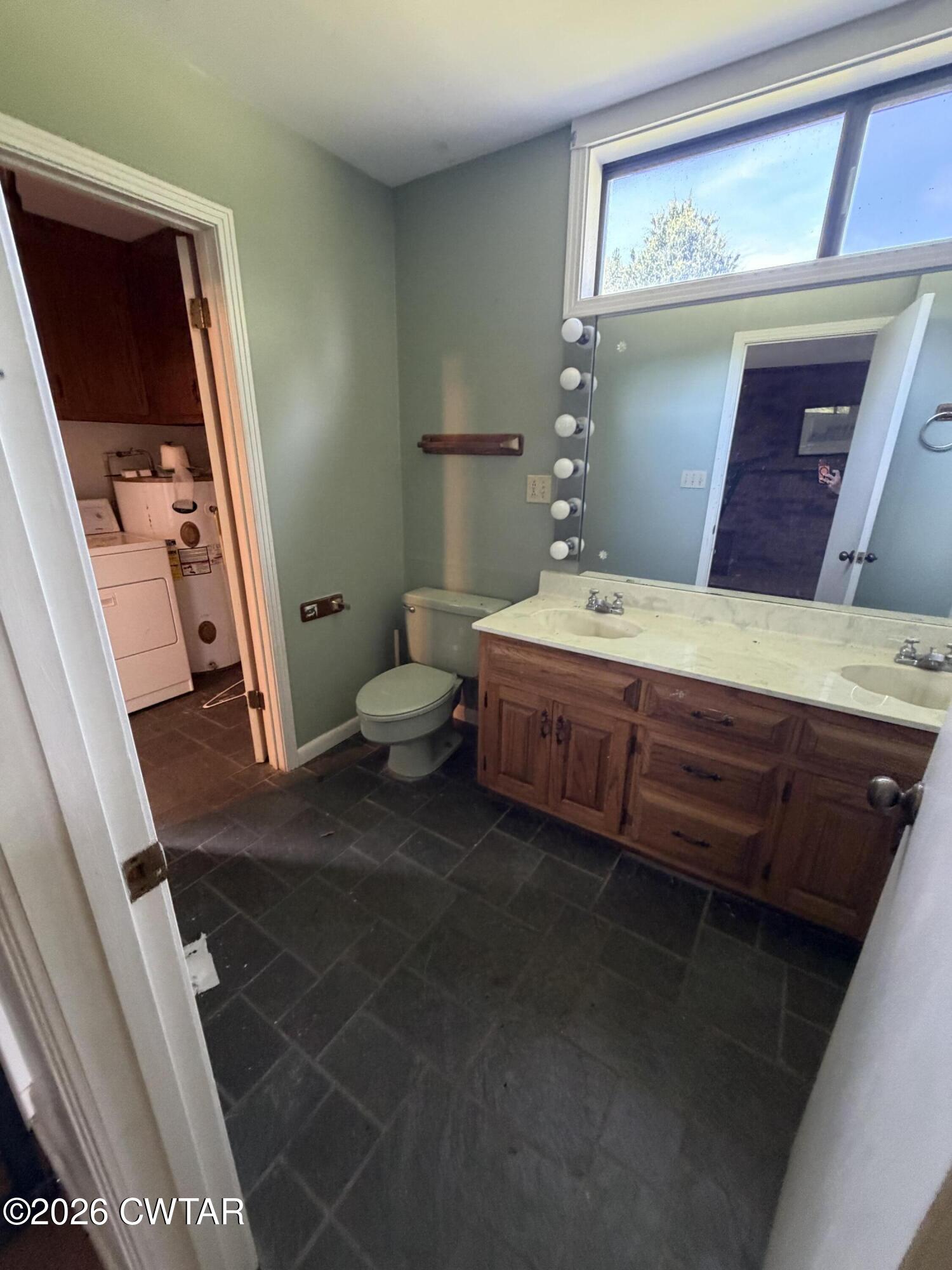 1321 Old Humboldt Road Jackson, TN 38305 - Photo 28 of 31 In law bath