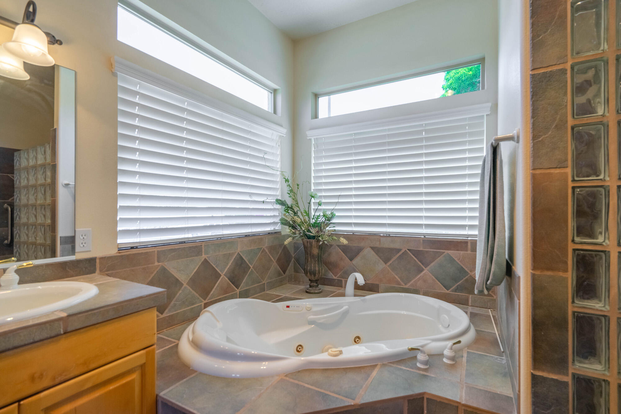 3577 Paiute Road St. George, UT 84790 - Photo 23 of 67 Primary Bathroom