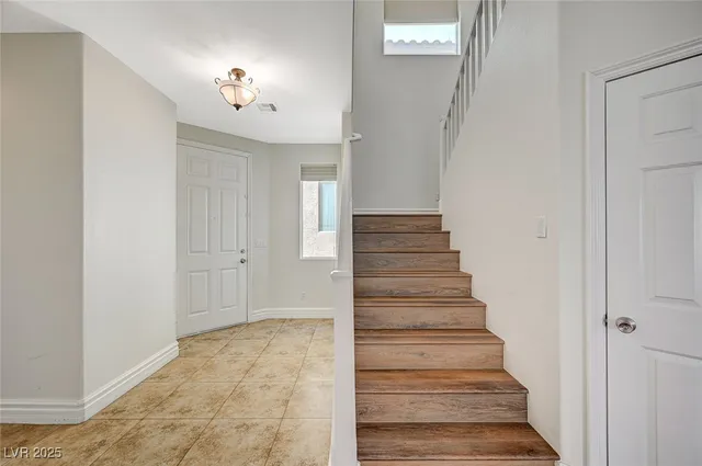 $2,270 | 9732 Kampsville Avenue, Las Vegas, NV 89148